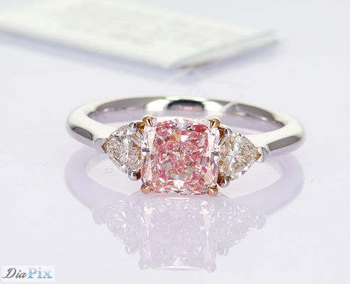 1.76CT συνθετικό κεράσι ροζ CVD διαμαντένια δαχτυλίδια μαξιλάρι κόψιμο σε 18k λευκό χρυσό